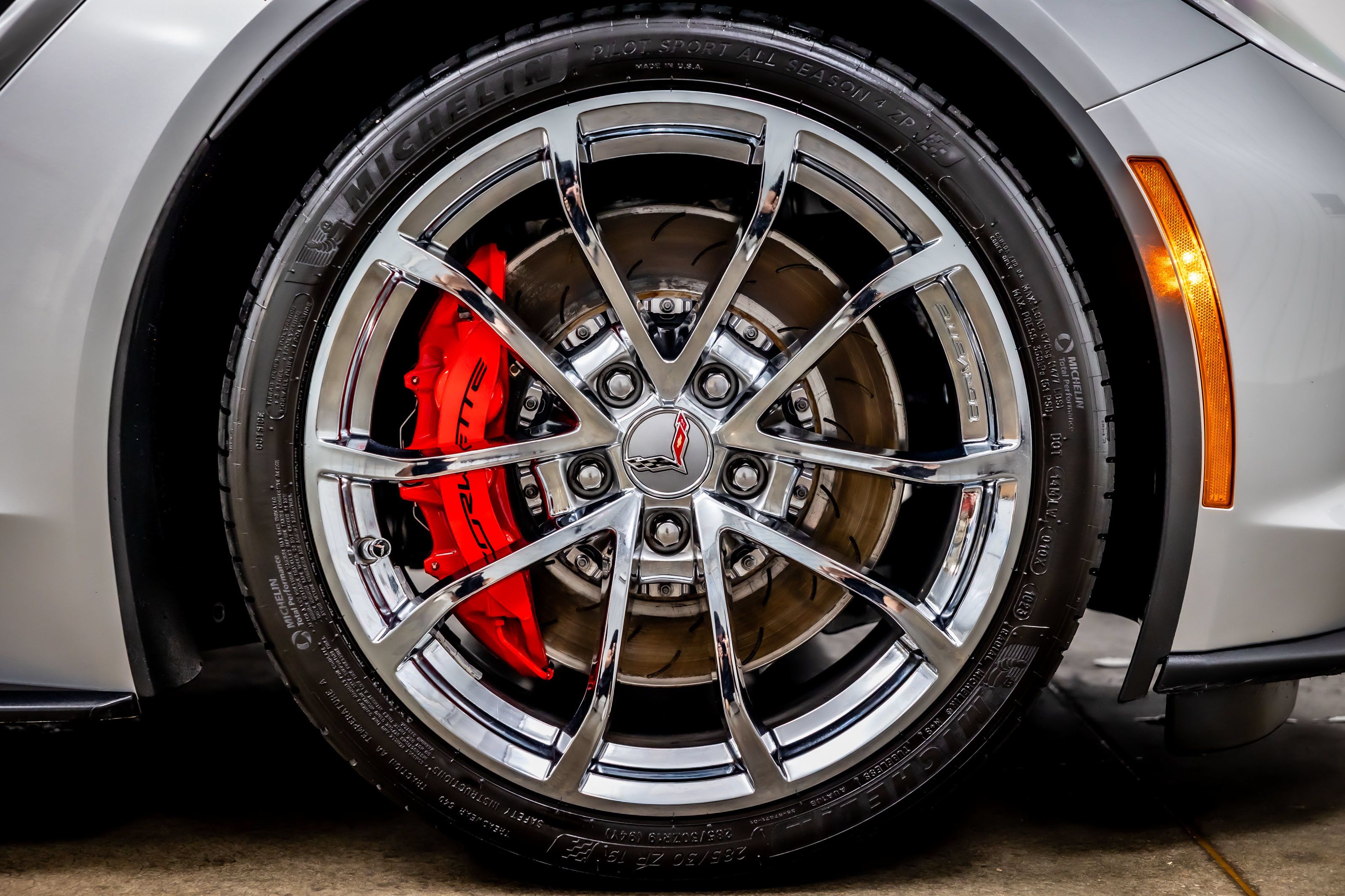 Used 2018 Chevrolet Corvette Grand Sport RWD image 36