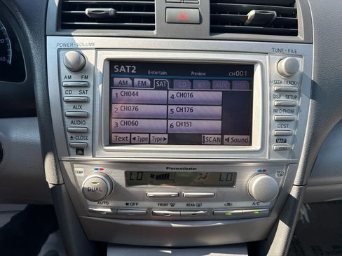 Used 2011 Toyota Camry Hybrid FWD image 21