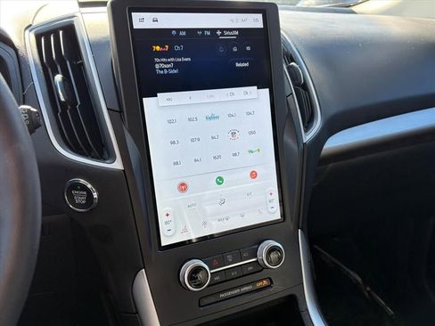 Used 2024 Ford Edge SEL image 10