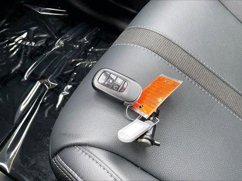 Used 2024 Honda Pilot Touring image 11