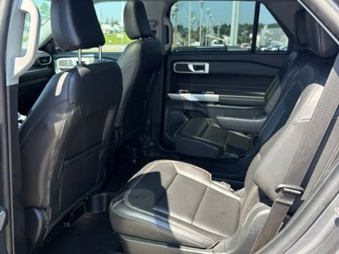 Used 2023 Ford Explorer XLT w/ Equipment Group 202A AWD/4WD image 10