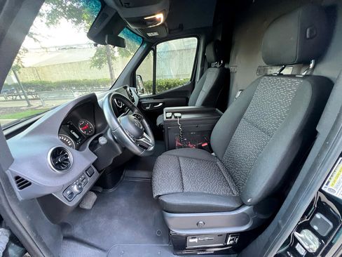 Used 2019 Mercedes-Benz Sprinter 144 image 65