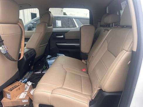 Used 2016 Toyota Tundra Limited w/ Limited Premium Package AWD/4WD image 17