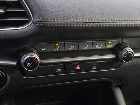 Certified 2025 MAZDA MAZDA3 s FWD image 19