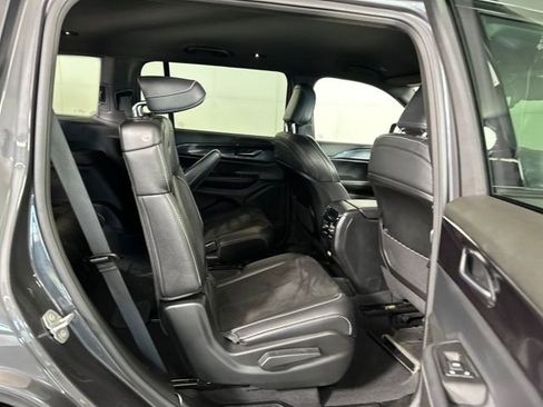 Used 2023 Jeep Grand Cherokee L Laredo image 27