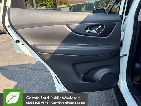 Used 2018 Nissan Rogue SV AWD/4WD image 27