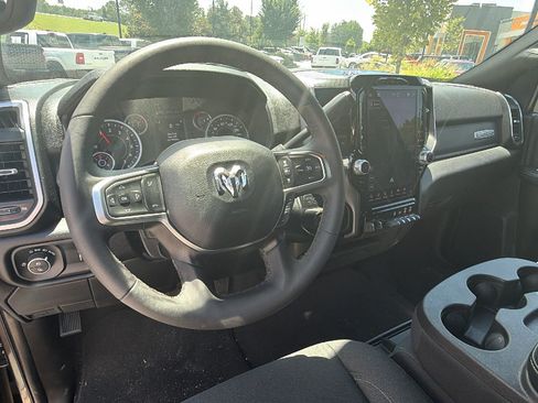 Used 2025 RAM 2500 Big Horn AWD/4WD image 24