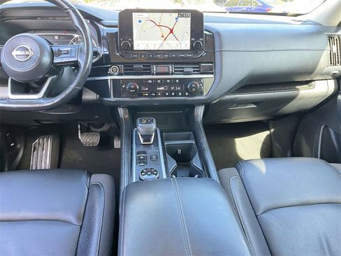 Used 2023 Nissan Pathfinder SL image 27