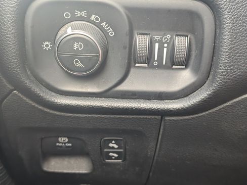 Used 2021 RAM 1500 Laramie RWD image 15