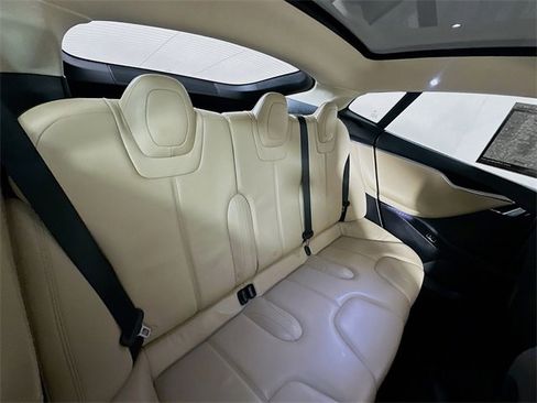 Used 2013 Tesla Model S image 24