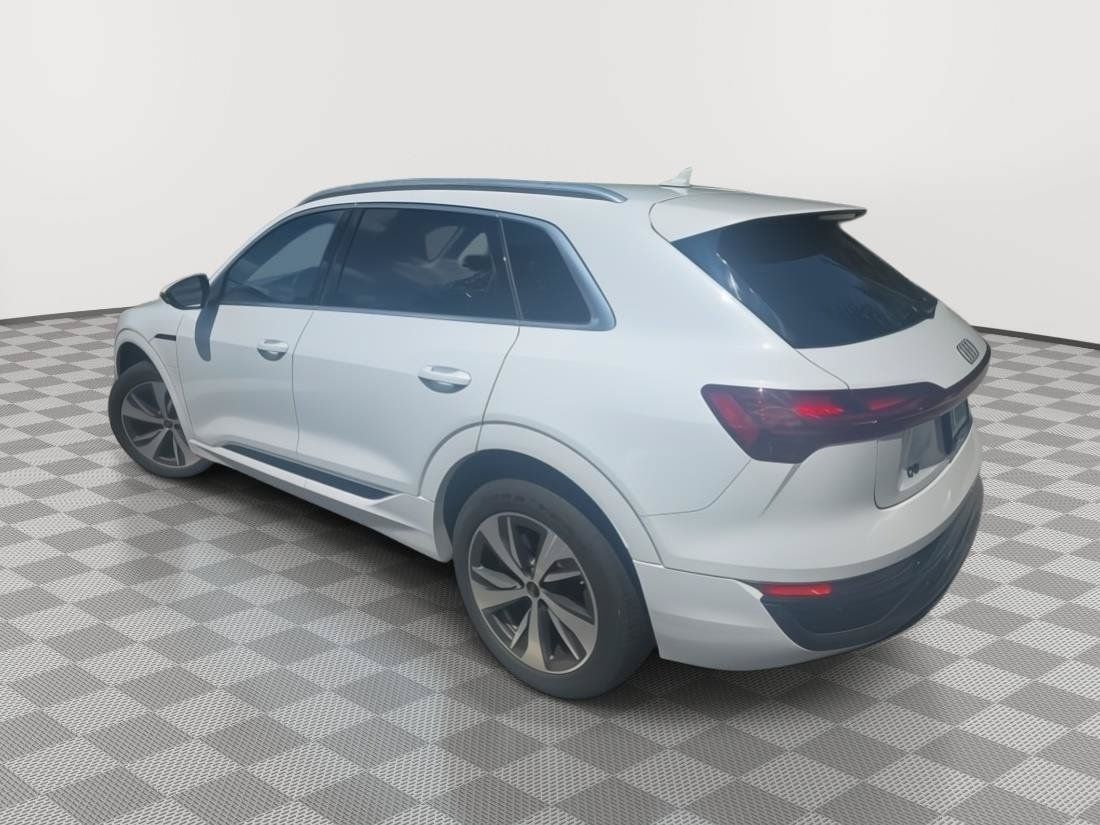 Used 2024 Audi Q8 e-tron Premium AWD/4WD image 4