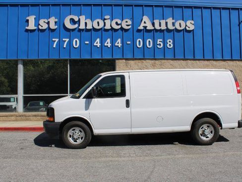 Used 2017 Chevrolet Express 2500 RWD image 17