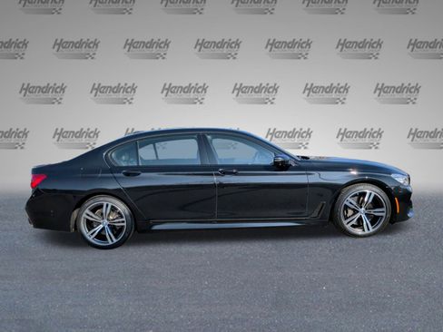 Used 2019 BMW 750i w/ M Sport Package image 6