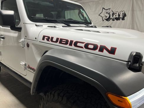 Used 2025 Jeep Wrangler Unlimited Rubicon AWD/4WD image 9