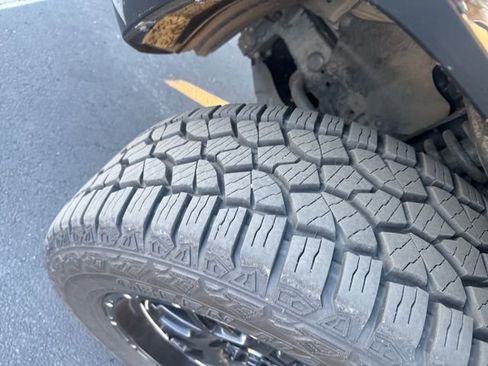 Used 2019 Toyota 4Runner SR5 Premium image 11