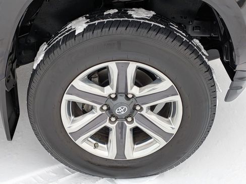 Used 2019 Toyota Tacoma Limited AWD/4WD image 11