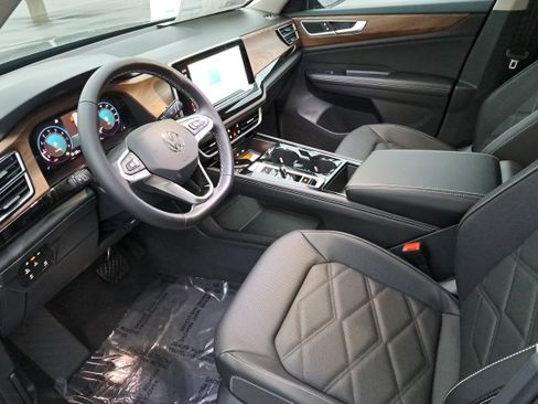 New 2026 Volkswagen Atlas SE FWD image 16