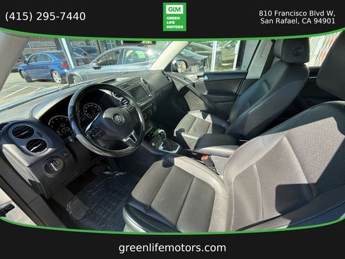 Used 2017 Volkswagen Tiguan S image 11