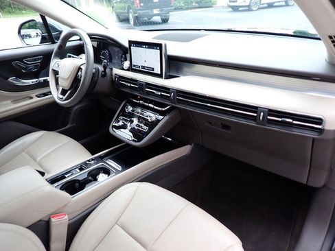 Certified 2022 Lincoln Corsair AWD w/ Premium Package image 12