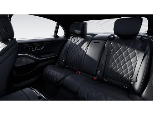 Used 2025 Mercedes-Benz S 580e 4MATIC Sedan image 5