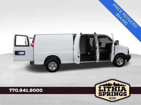 Used 2018 Chevrolet Express 2500 Extended image 31