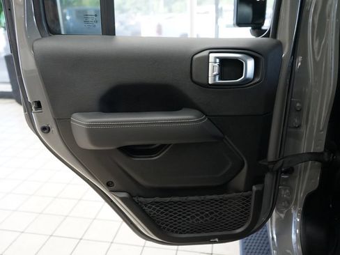 Used 2023 Jeep Wrangler Unlimited Sahara w/ Cold Weather Group AWD/4WD image 44