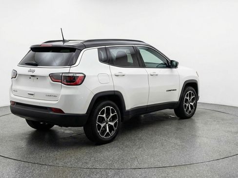 Used 2025 Jeep Compass Limited AWD/4WD image 9