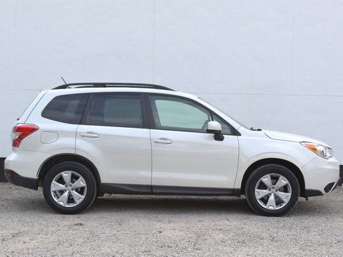 Used 2015 Subaru Forester 2.5i Premium w/ All-Weather Package AWD/4WD image 6