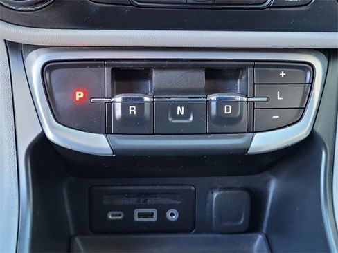 Used 2024 GMC Terrain SLT image 19