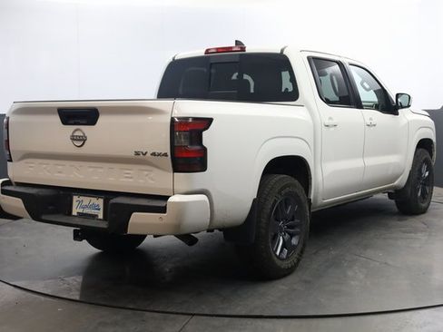Used 2024 Nissan Frontier SV w/ SV Convenience Package image 5