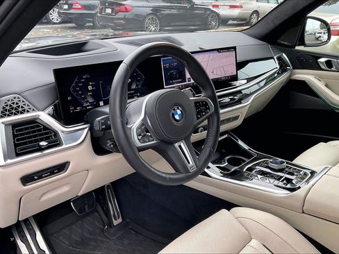 Used 2025 BMW X7 M60i image 15
