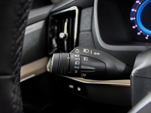 New 2025 Volvo XC90 T8 Plus w/ Protection Package Premier image 16