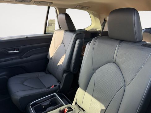 New 2026 Toyota Grand Highlander AWD Hybrid image 13