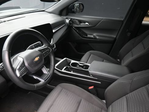 Used 2025 Chevrolet Equinox LT FWD image 19