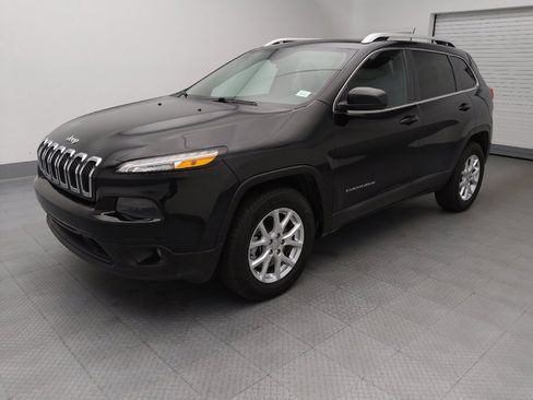 Used 2014 Jeep Cherokee Latitude AWD/4WD image 2