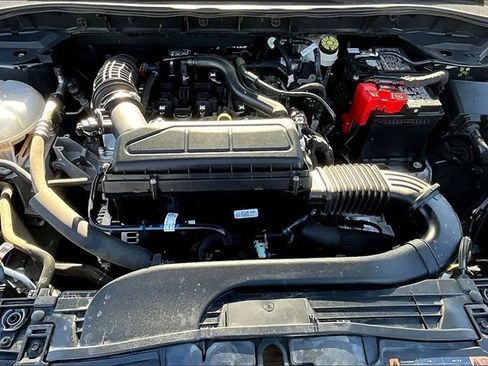 Used 2025 Ford Escape ST-Line image 30