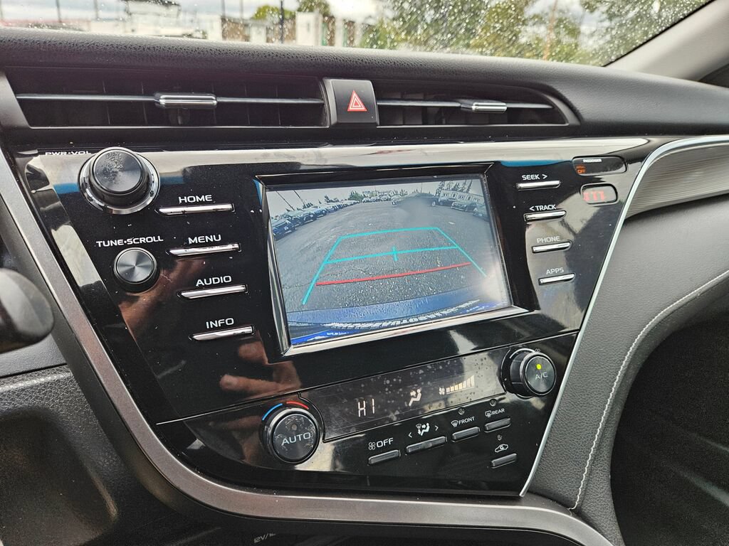Used 2018 Toyota Camry SE FWD image 25