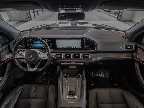 Used 2023 Mercedes-Benz GLS 580 4MATIC image 8