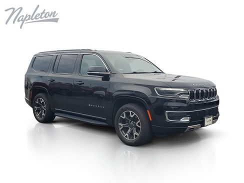 Used 2023 Jeep Wagoneer Series III w/ Preferred Equipment Group AWD/4WD image 8