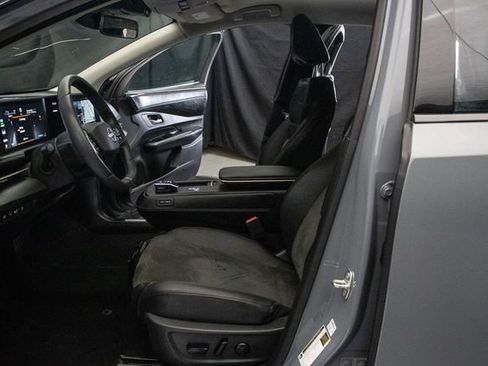 Used 2025 Nissan Ariya AWD image 25