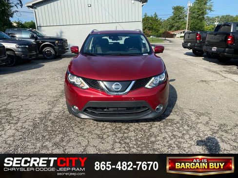 Used 2019 Nissan Rogue Sport SV w/ Technology Package FWD image 2
