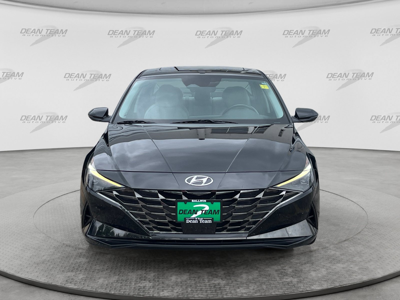 Used 2021 Hyundai Elantra Limited w/ Cargo Package FWD image 2