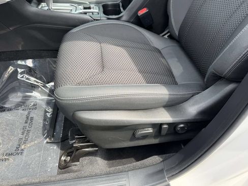 Used 2020 Subaru Forester Premium AWD/4WD image 17