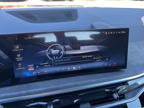 New 2026 BMW X5 xDrive40i w/ Premium Package image 18