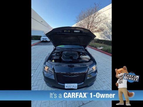 Used 2023 Chrysler 300 Touring w/ Sport Appearance Package image 46