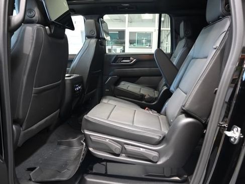 New 2026 GMC Yukon XL Denali w/ Denali Reserve Package AWD/4WD image 13