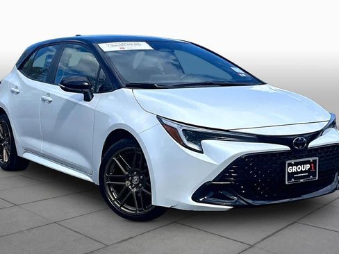 Certified 2024 Toyota Corolla SE w/ SE Package FWD image 3