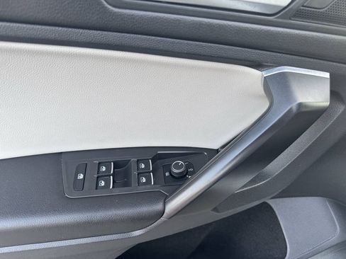 Used 2021 Volkswagen Tiguan SE R-Line FWD image 26