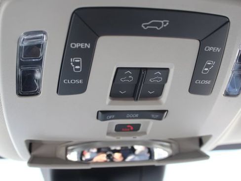 Certified 2026 Toyota Sienna XLE FWD image 60