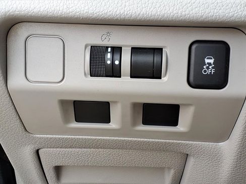 Used 2017 Subaru Forester 2.5i Premium w/ All-Weather Package image 15